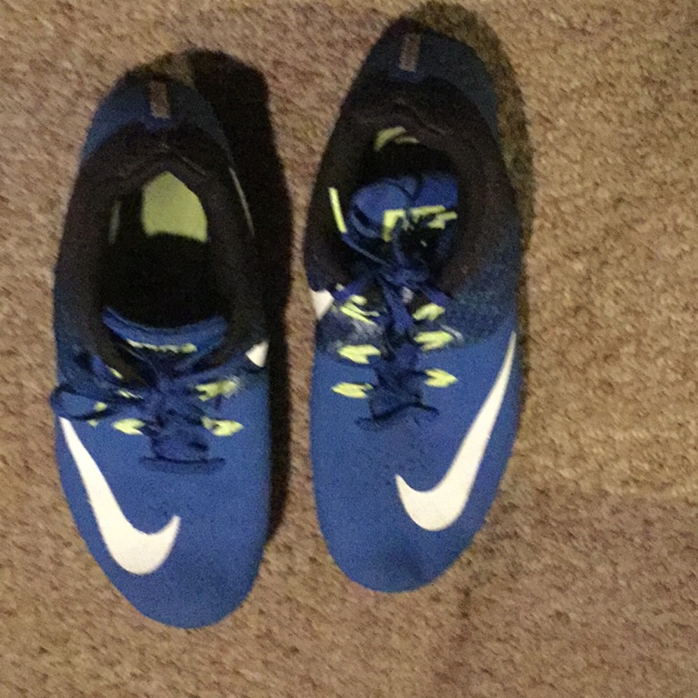 Women’s sprint track shoes